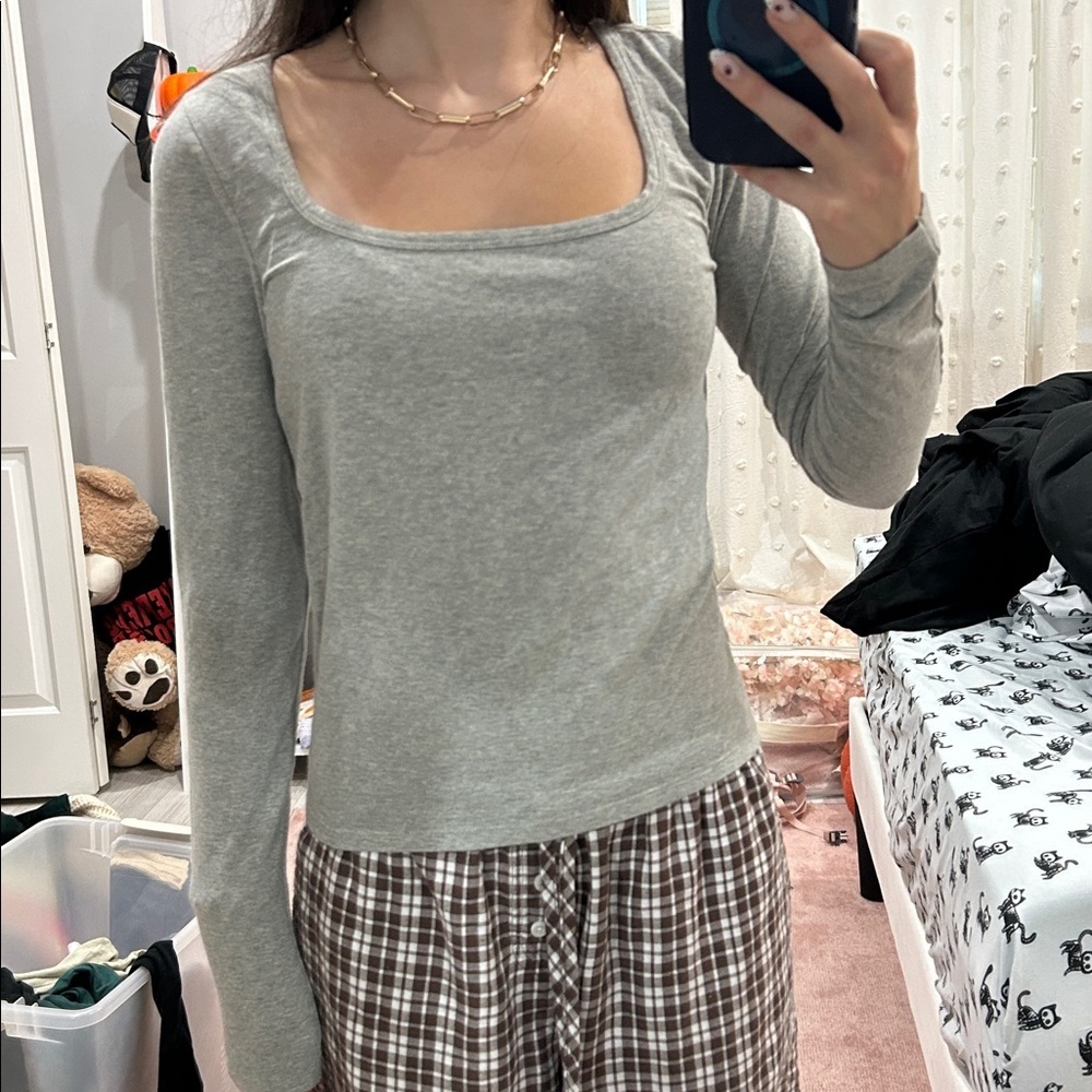 Hollister Women's Gray Long Sleeve Top​